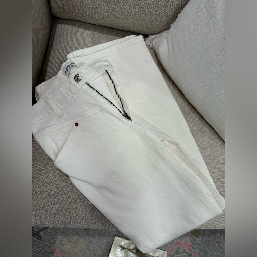 Abercrombie & Fitch White Women Jeans